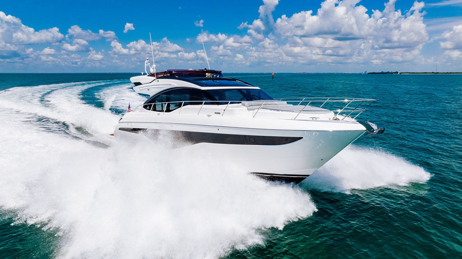 https://arconyachts.ams3.digitaloceanspaces.com/111624/conversions/large_4382939-optimize.jpg