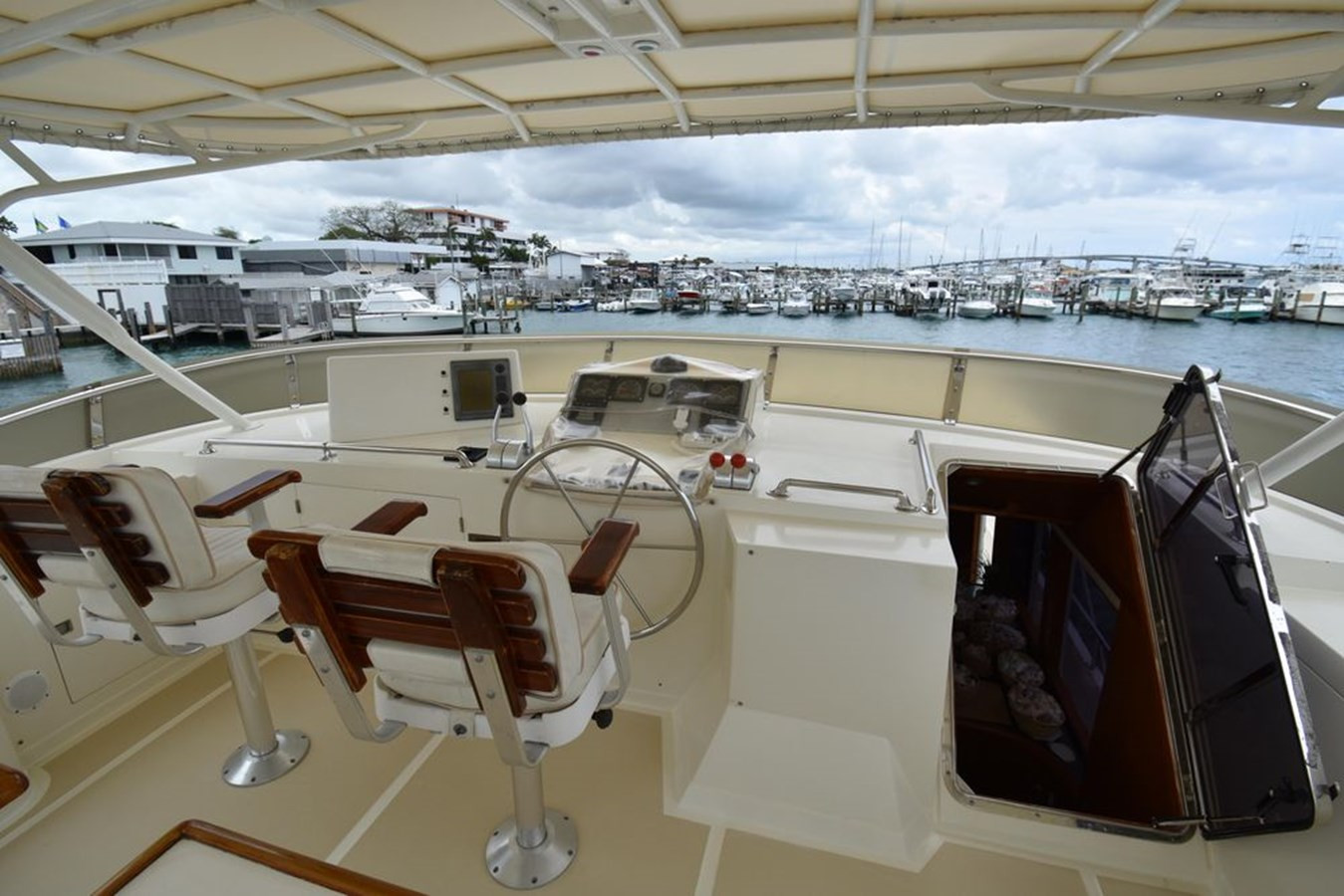 https://arconyachts.ams3.digitaloceanspaces.com/111664/conversions/large_2828626-optimize.jpg