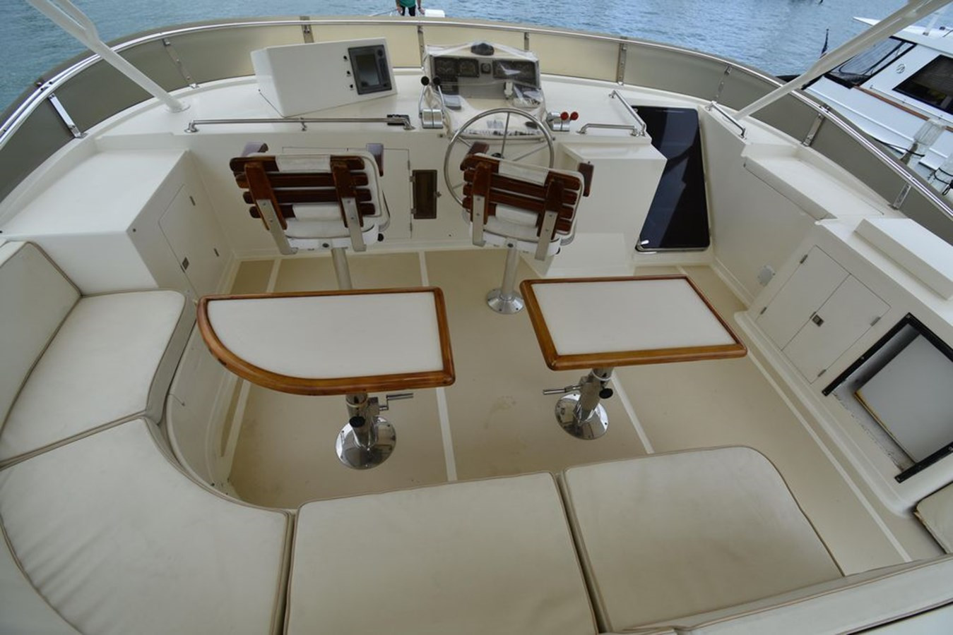 https://arconyachts.ams3.digitaloceanspaces.com/111679/conversions/large_2828631-optimize.jpg