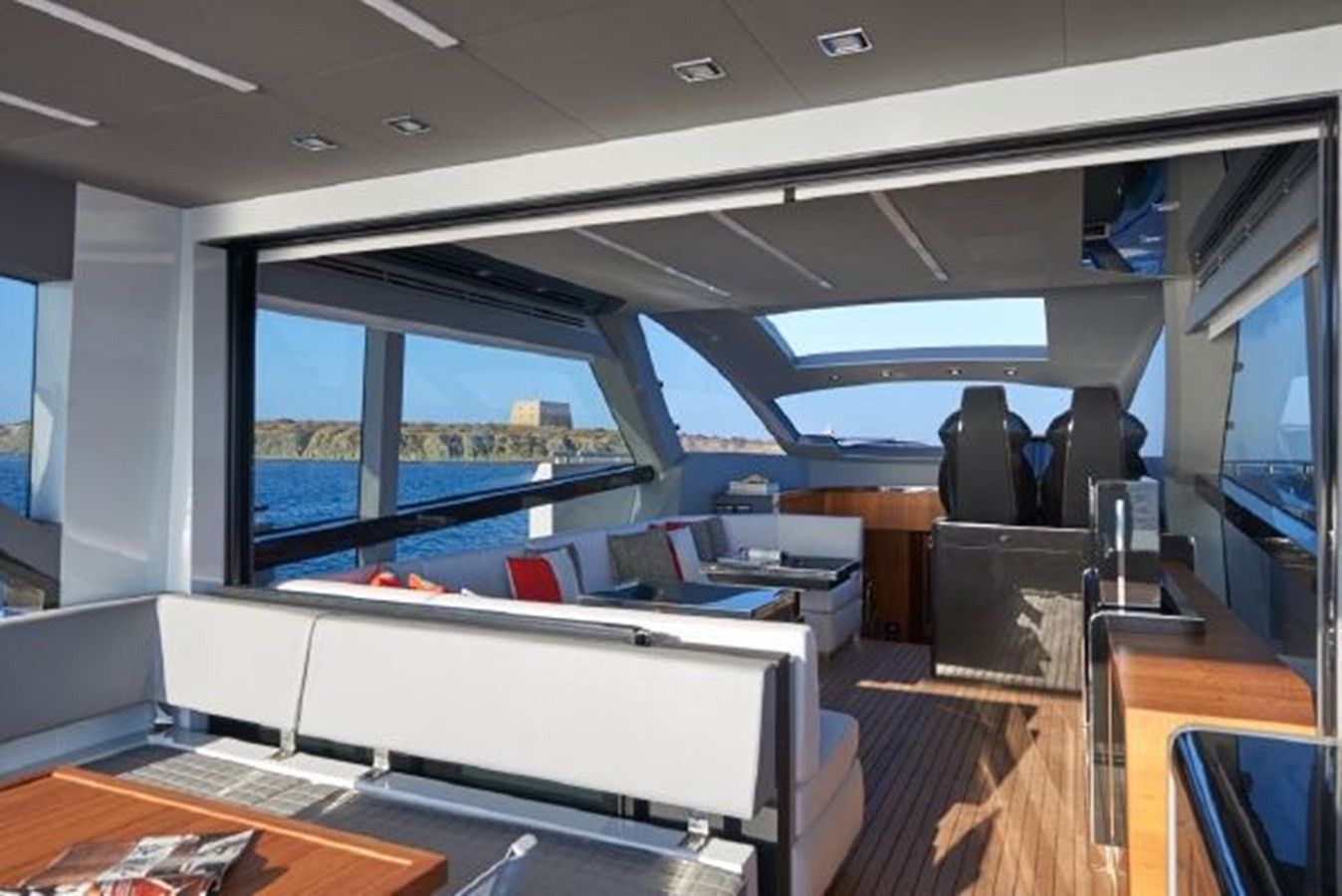 https://arconyachts.ams3.digitaloceanspaces.com/111762/conversions/large_3016063-optimize.jpg