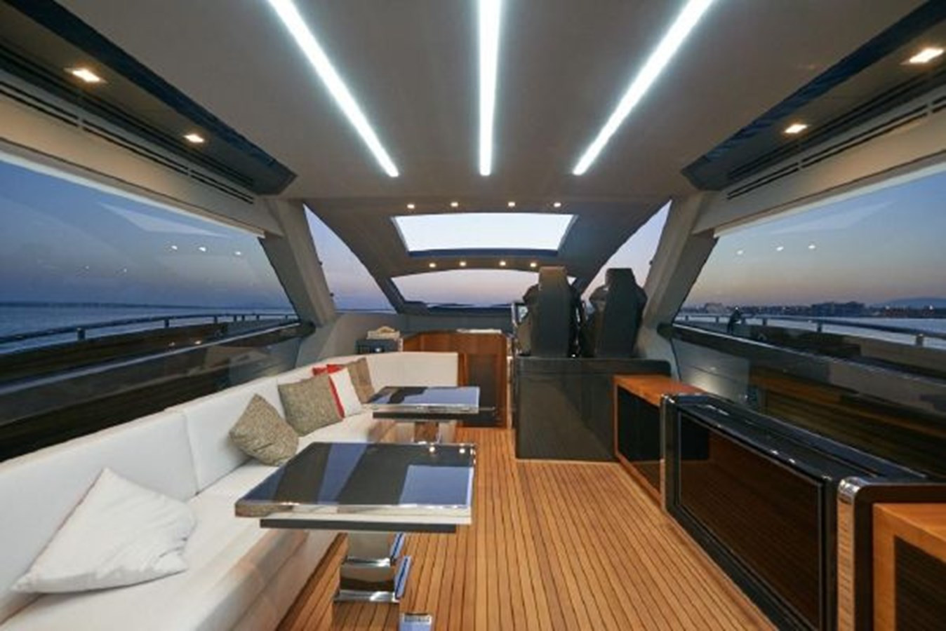 https://arconyachts.ams3.digitaloceanspaces.com/111797/conversions/large_3016076-optimize.jpg