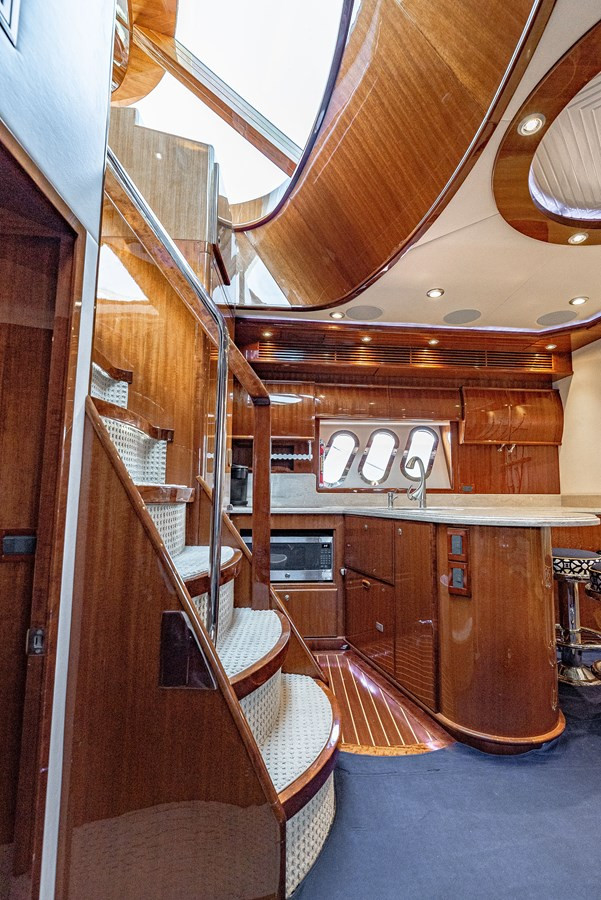 https://arconyachts.ams3.digitaloceanspaces.com/111806/conversions/large_3126752-optimize.jpg