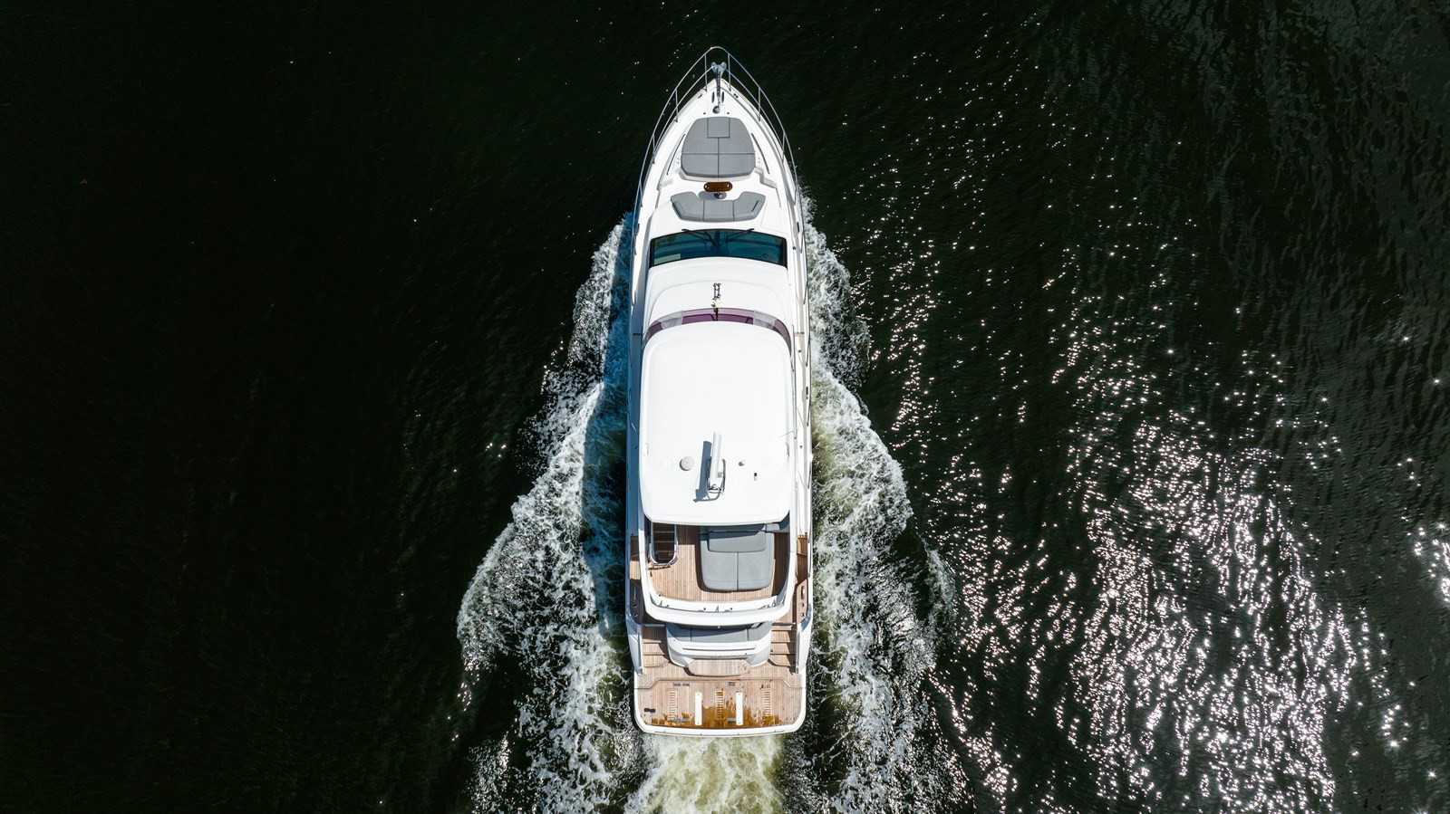 https://arconyachts.ams3.digitaloceanspaces.com/111807/conversions/large_3575465-optimize.jpg