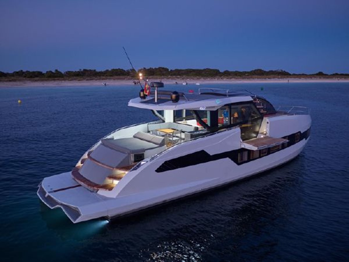 https://arconyachts.ams3.digitaloceanspaces.com/111839/conversions/large_3016091-optimize.jpg