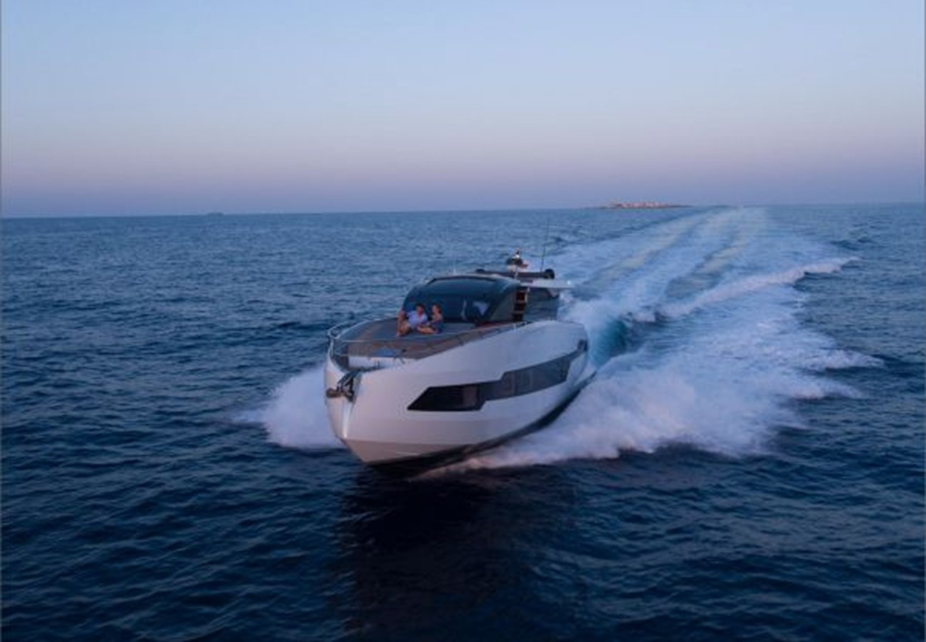 https://arconyachts.ams3.digitaloceanspaces.com/111851/conversions/large_3016095-optimize.jpg