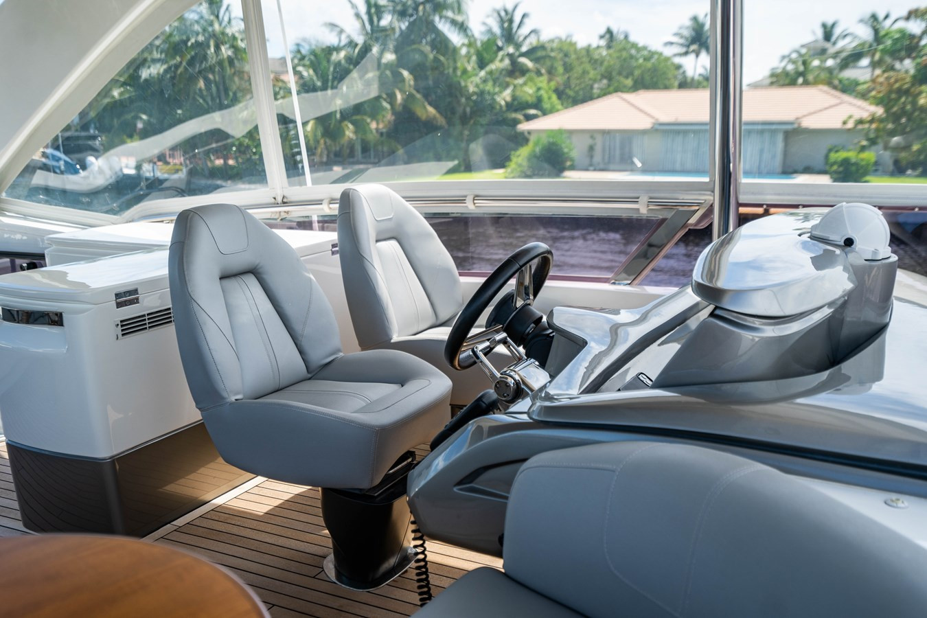 https://arconyachts.ams3.digitaloceanspaces.com/111913/conversions/large_3575547-optimize.jpg