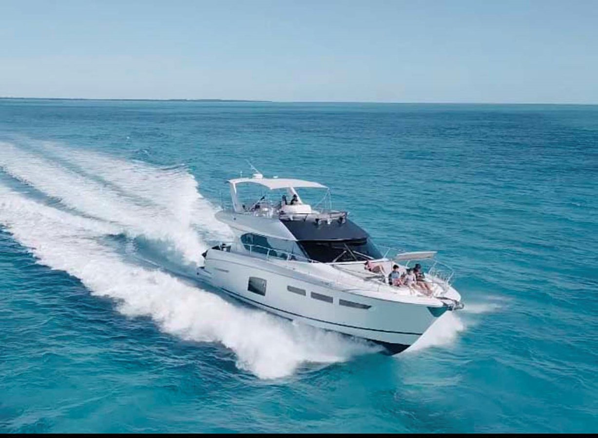 https://arconyachts.ams3.digitaloceanspaces.com/111940/conversions/large_4311913-optimize.jpg