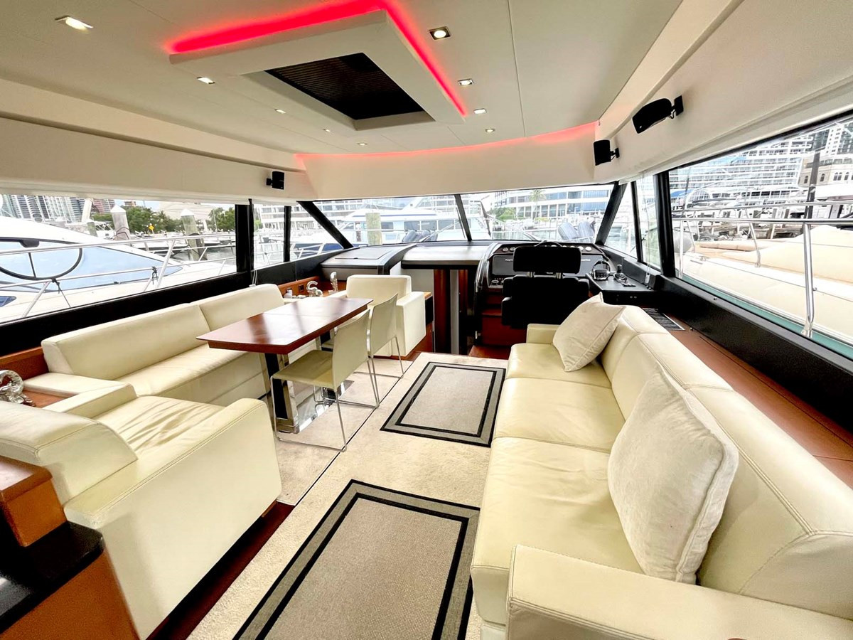 https://arconyachts.ams3.digitaloceanspaces.com/111958/conversions/large_4311920-optimize.jpg