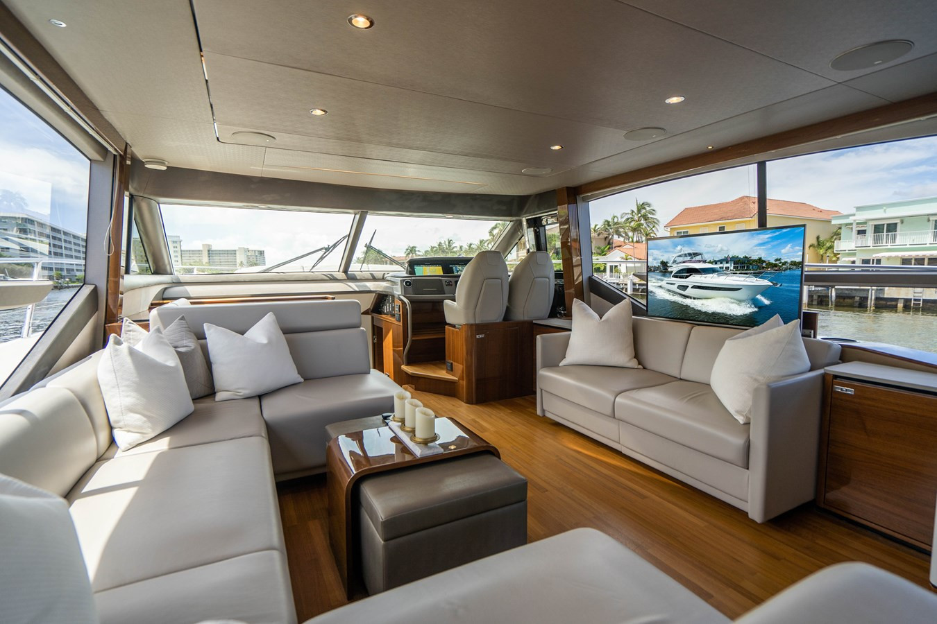 https://arconyachts.ams3.digitaloceanspaces.com/111973/conversions/large_3575586-optimize.jpg