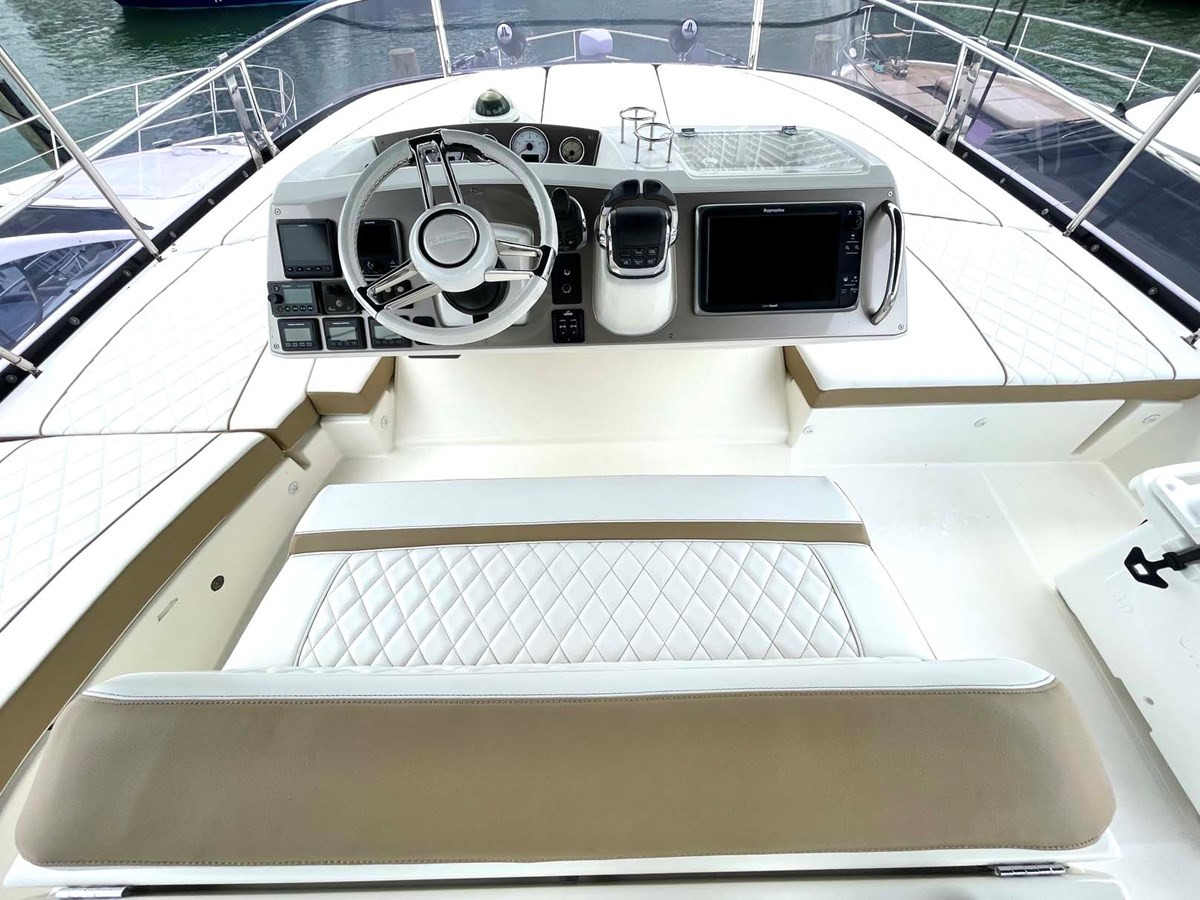 https://arconyachts.ams3.digitaloceanspaces.com/112030/conversions/large_4311953-optimize.jpg
