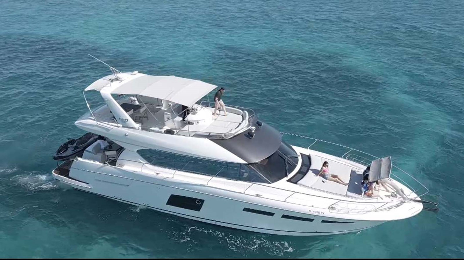 https://arconyachts.ams3.digitaloceanspaces.com/112061/conversions/large_4311964-optimize.jpg