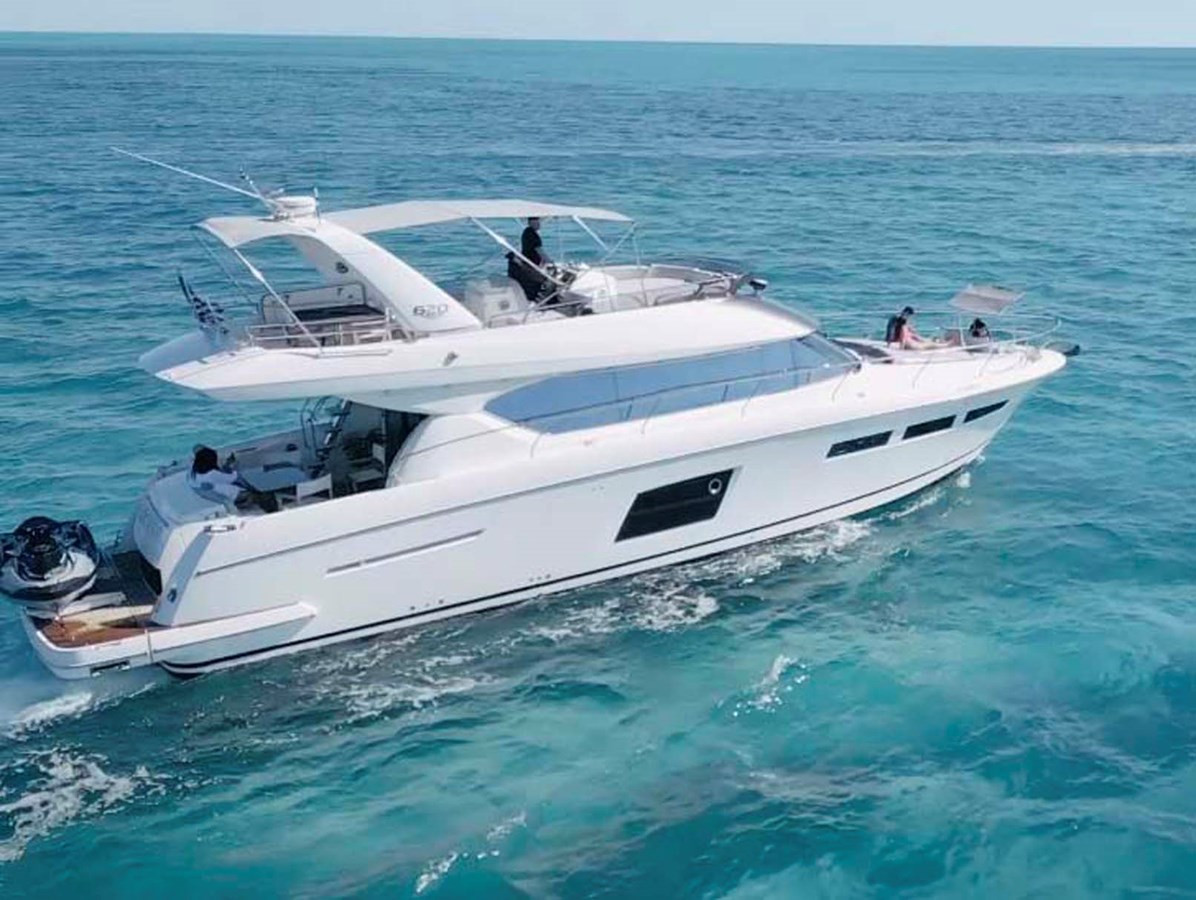 https://arconyachts.ams3.digitaloceanspaces.com/112069/conversions/large_4311966-optimize.jpg