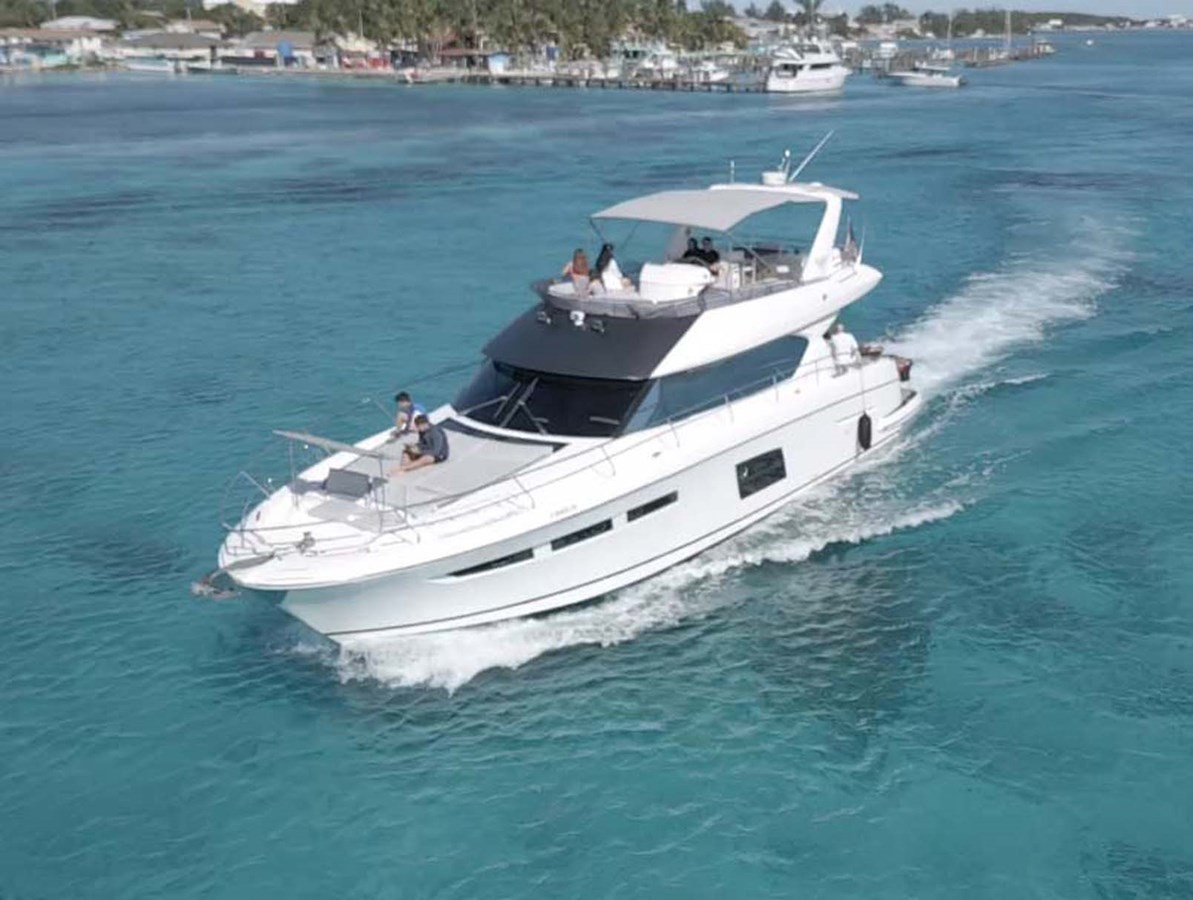 https://arconyachts.ams3.digitaloceanspaces.com/112079/conversions/large_4311971-optimize.jpg