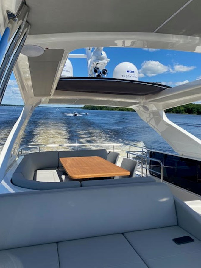 https://arconyachts.ams3.digitaloceanspaces.com/112137/conversions/large_3932003-optimize.jpg