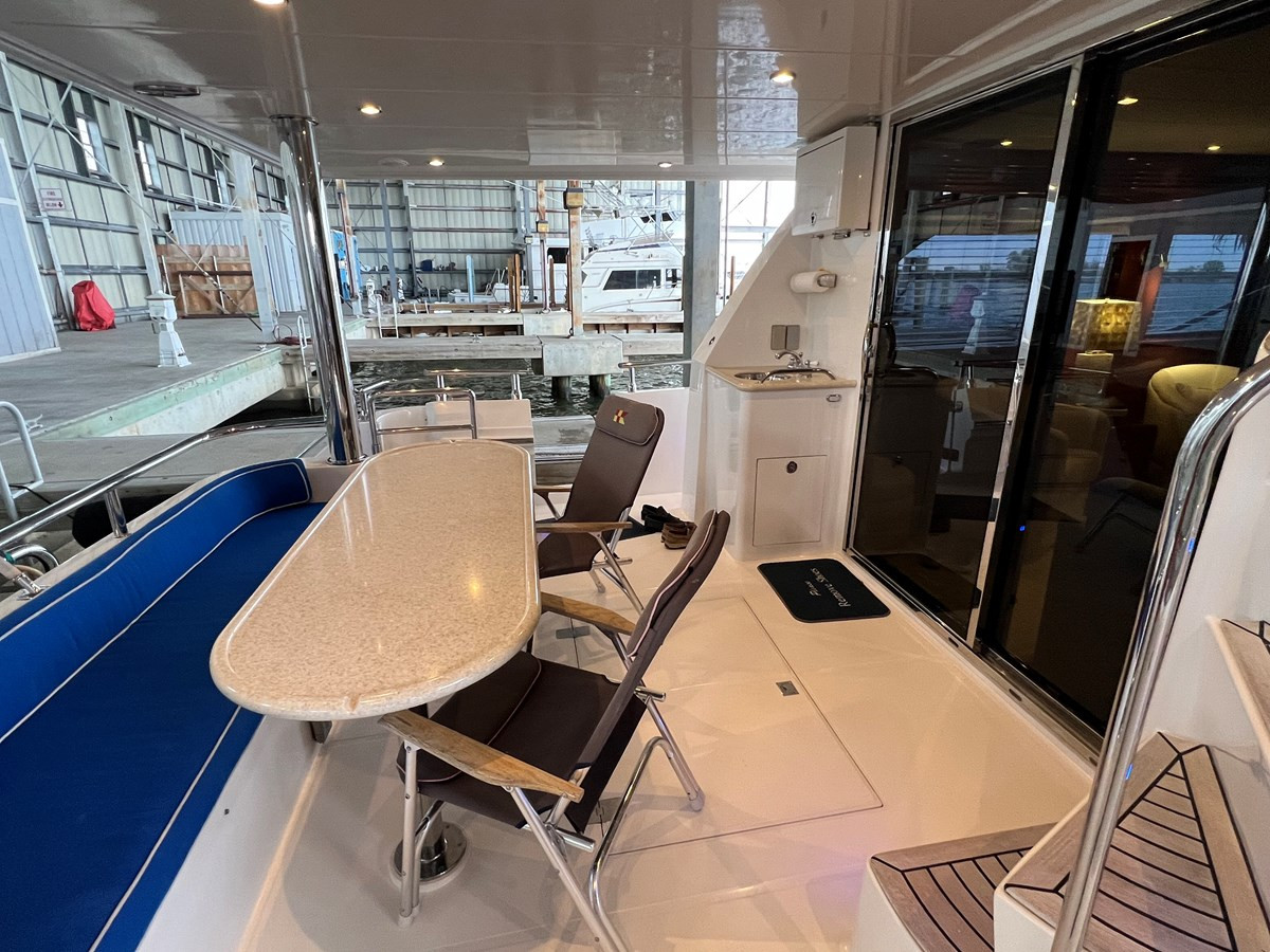 https://arconyachts.ams3.digitaloceanspaces.com/112192/conversions/large_4104120-optimize.jpg