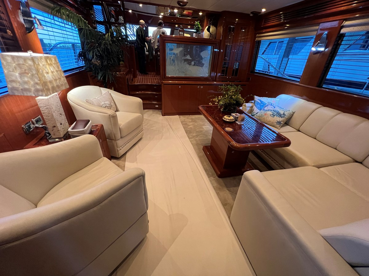 https://arconyachts.ams3.digitaloceanspaces.com/112199/conversions/large_4104145-optimize.jpg