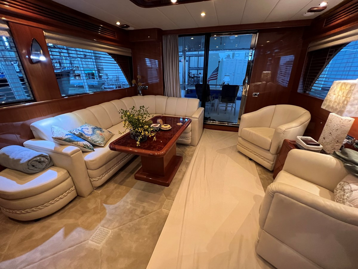 https://arconyachts.ams3.digitaloceanspaces.com/112202/conversions/large_4104147-optimize.jpg
