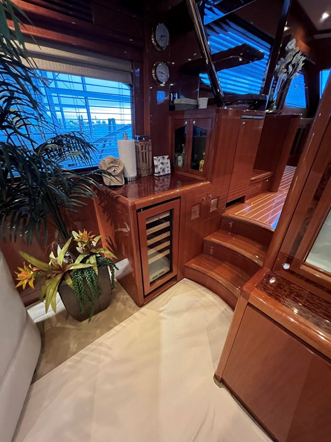 https://arconyachts.ams3.digitaloceanspaces.com/112214/conversions/large_4104142-optimize.jpg