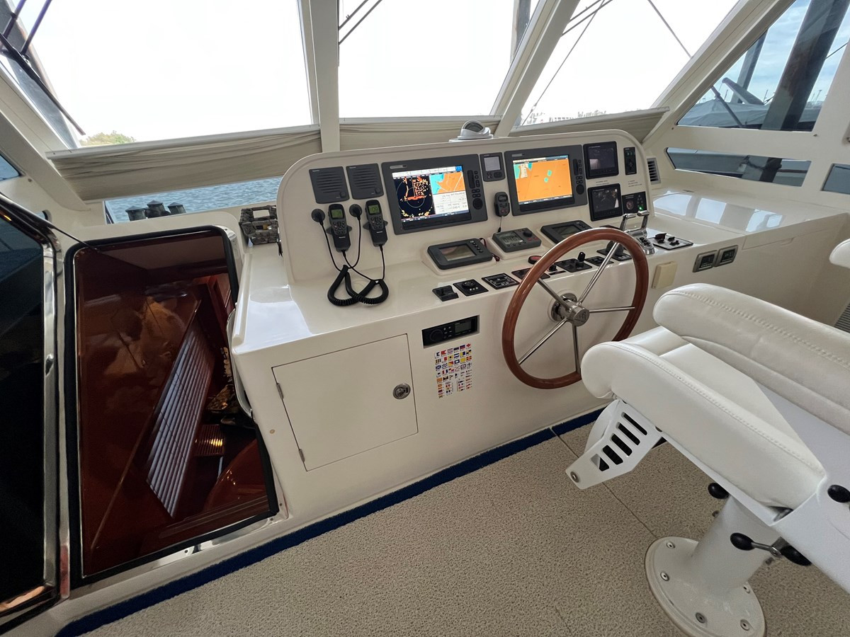 https://arconyachts.ams3.digitaloceanspaces.com/112248/conversions/large_4104138-optimize.jpg