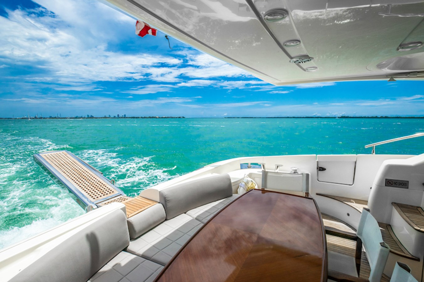 https://arconyachts.ams3.digitaloceanspaces.com/112314/conversions/large_4595460-optimize.jpg