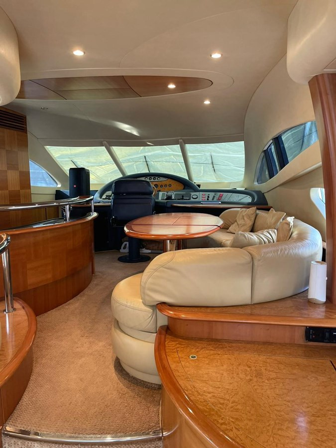 https://arconyachts.ams3.digitaloceanspaces.com/112350/conversions/large_4444320-optimize.jpg