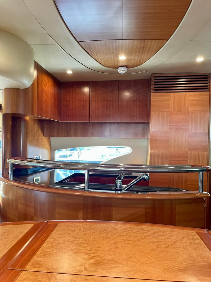 https://arconyachts.ams3.digitaloceanspaces.com/112353/conversions/large_4444321-optimize.jpg