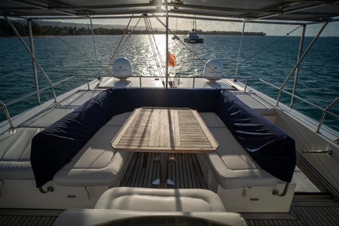 https://arconyachts.ams3.digitaloceanspaces.com/112427/conversions/large_4514695-optimize.jpg