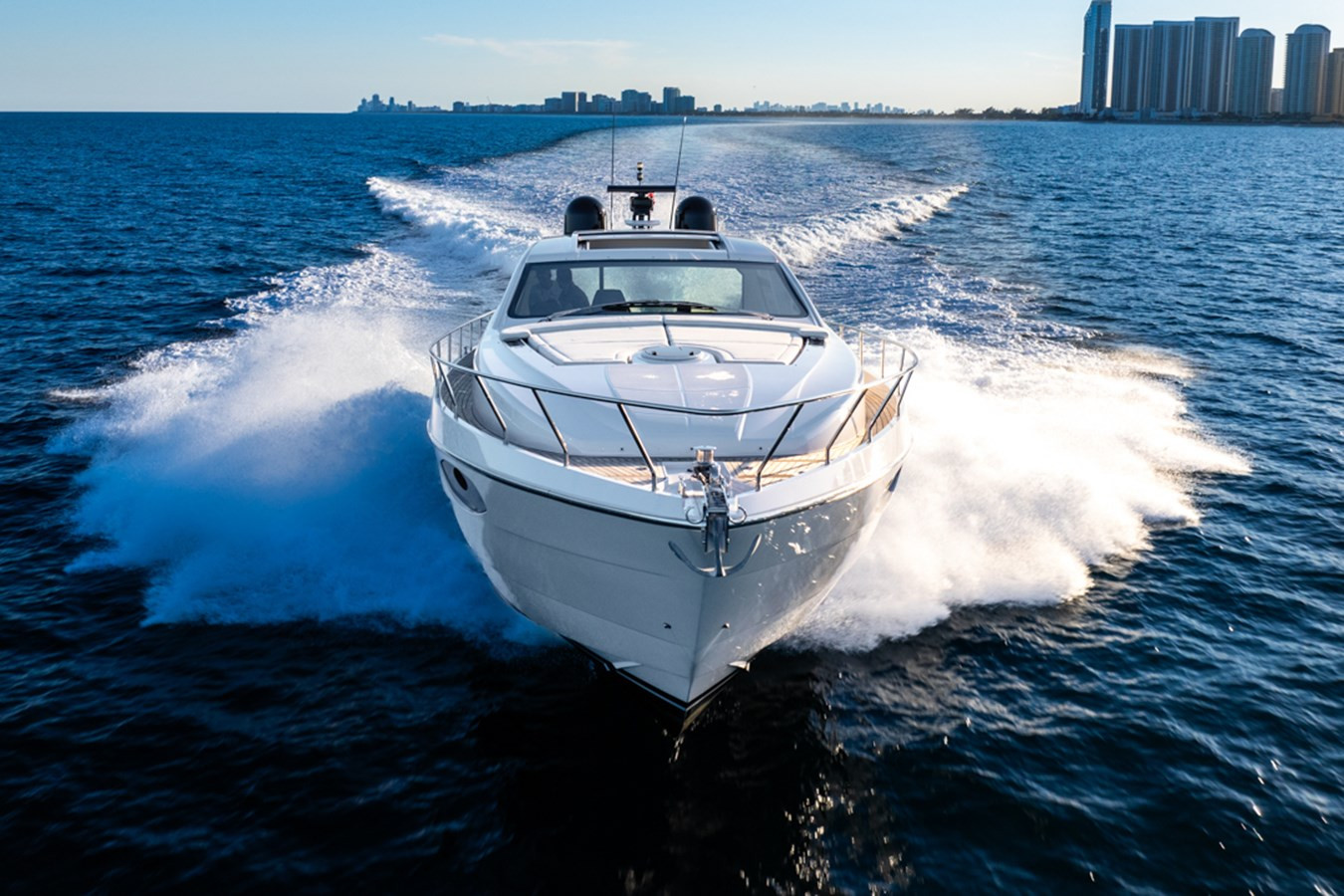 https://arconyachts.ams3.digitaloceanspaces.com/112461/conversions/large_4543720-optimize.jpg