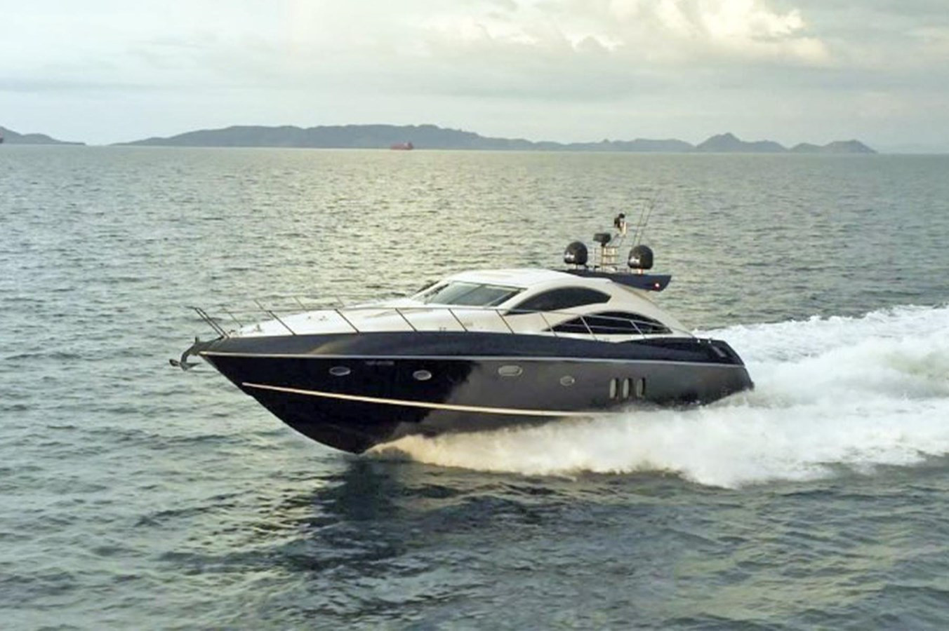 https://arconyachts.ams3.digitaloceanspaces.com/112465/conversions/large_4581719-optimize.jpg