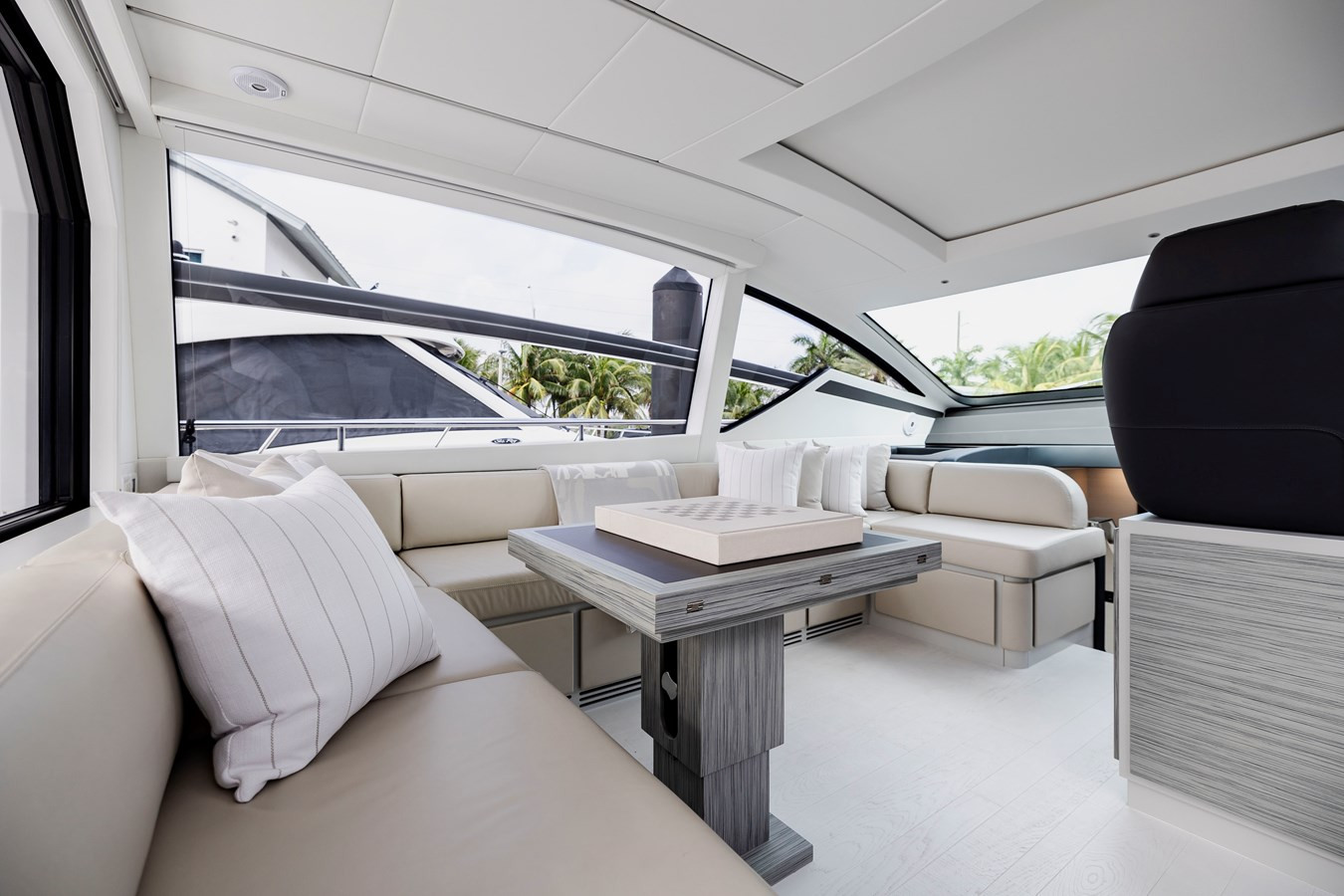 https://arconyachts.ams3.digitaloceanspaces.com/112519/conversions/large_4534930-optimize.jpg