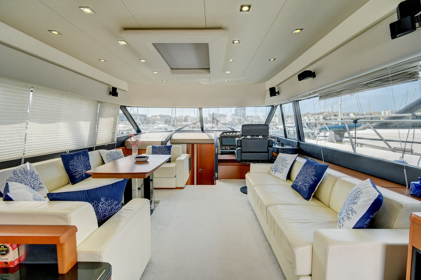 https://arconyachts.ams3.digitaloceanspaces.com/112545/conversions/large_4683600-optimize.jpg