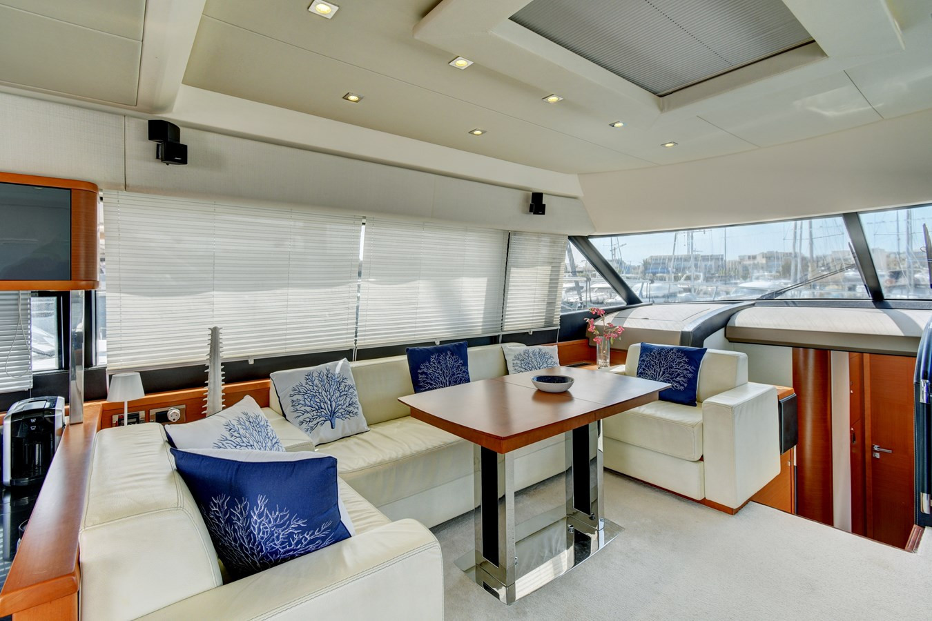 https://arconyachts.ams3.digitaloceanspaces.com/112548/conversions/large_4683601-optimize.jpg