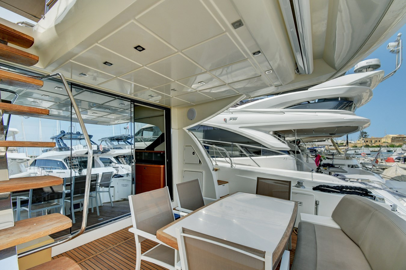 https://arconyachts.ams3.digitaloceanspaces.com/112558/conversions/large_4683605-optimize.jpg
