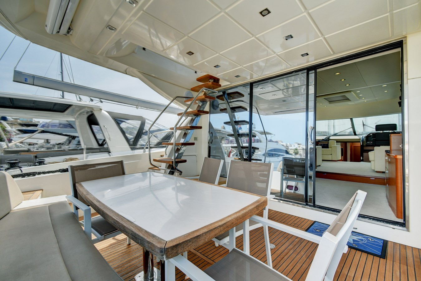 https://arconyachts.ams3.digitaloceanspaces.com/112561/conversions/large_4683606-optimize.jpg