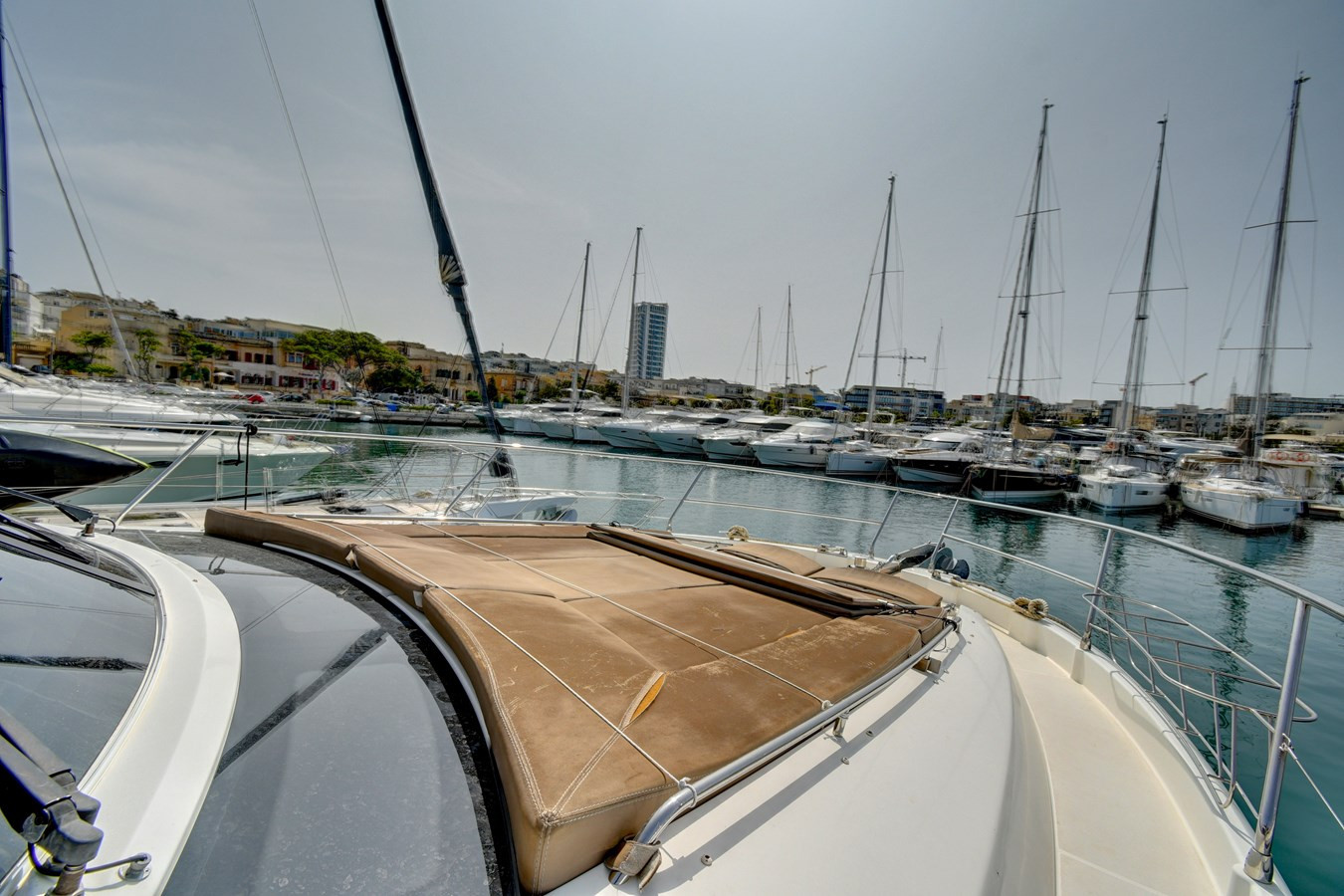 https://arconyachts.ams3.digitaloceanspaces.com/112564/conversions/large_4683607-optimize.jpg