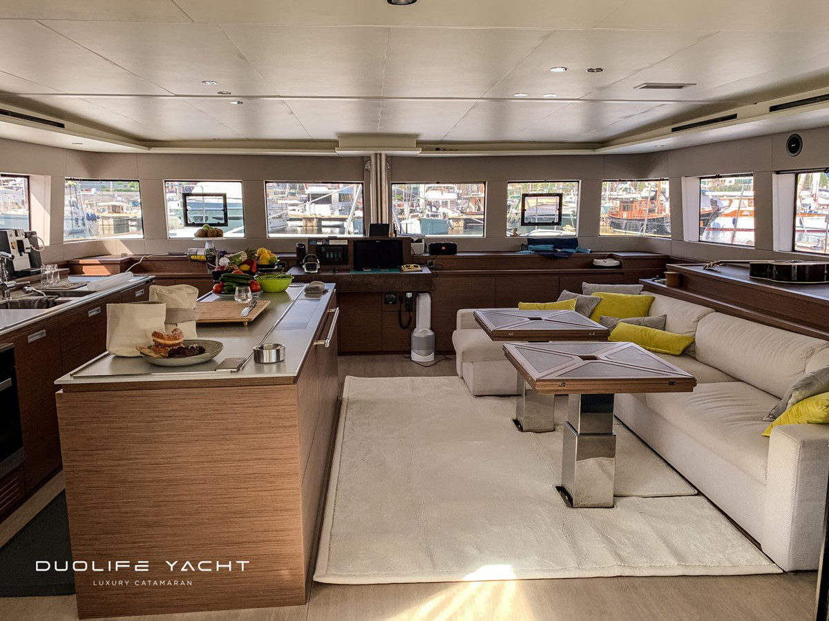 https://arconyachts.ams3.digitaloceanspaces.com/112624/conversions/large_4698560-optimize.jpg