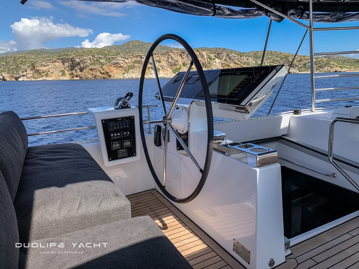 https://arconyachts.ams3.digitaloceanspaces.com/112690/conversions/large_4698583-optimize.jpg