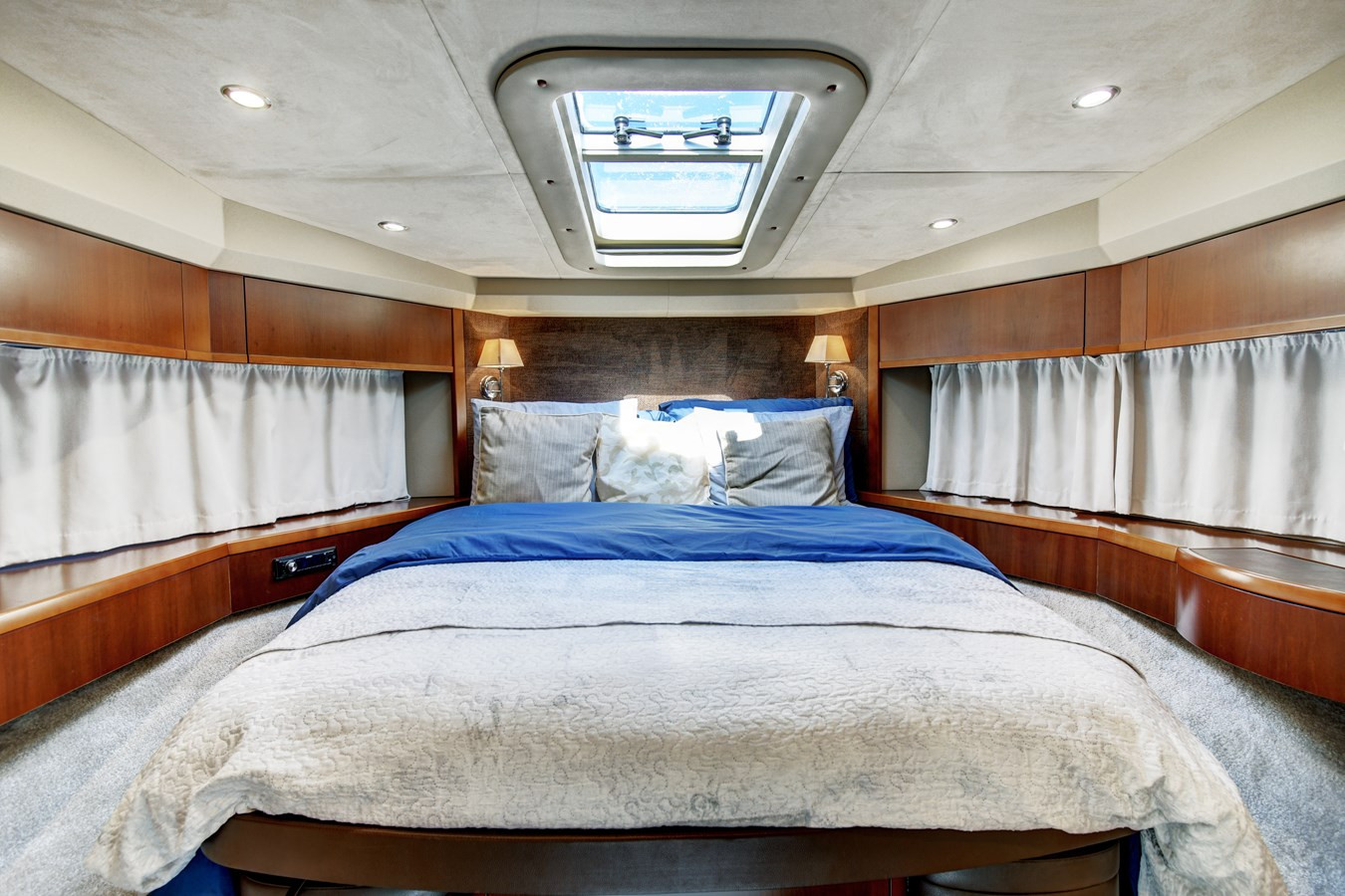 https://arconyachts.ams3.digitaloceanspaces.com/112694/conversions/large_4740895-optimize.jpg