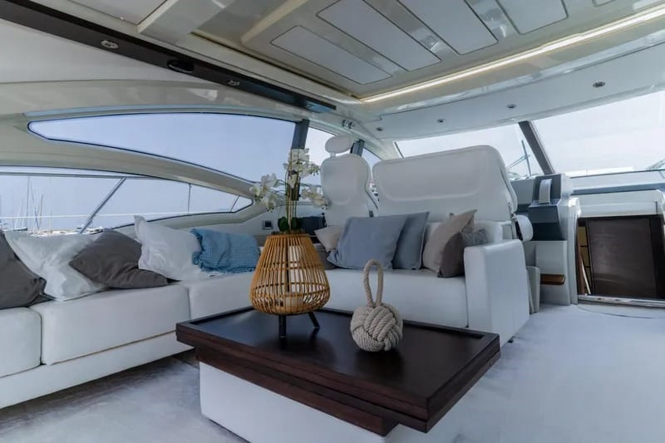 https://arconyachts.ams3.digitaloceanspaces.com/112754/conversions/large_4842645-optimize.jpg