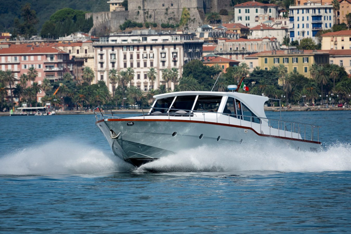 https://arconyachts.ams3.digitaloceanspaces.com/112801/conversions/large_3833053-optimize.jpg