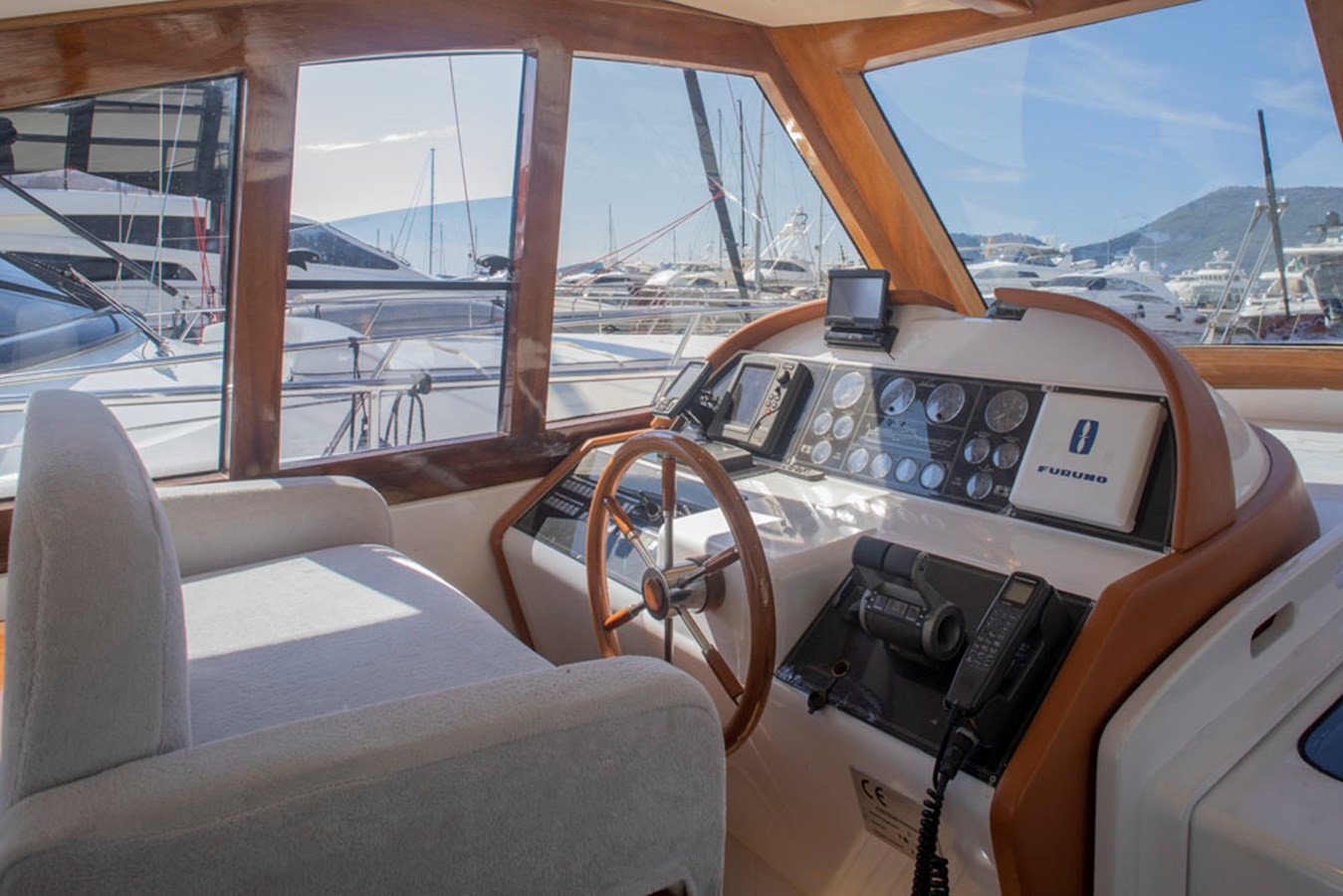 https://arconyachts.ams3.digitaloceanspaces.com/112810/conversions/large_3833041-optimize.jpg