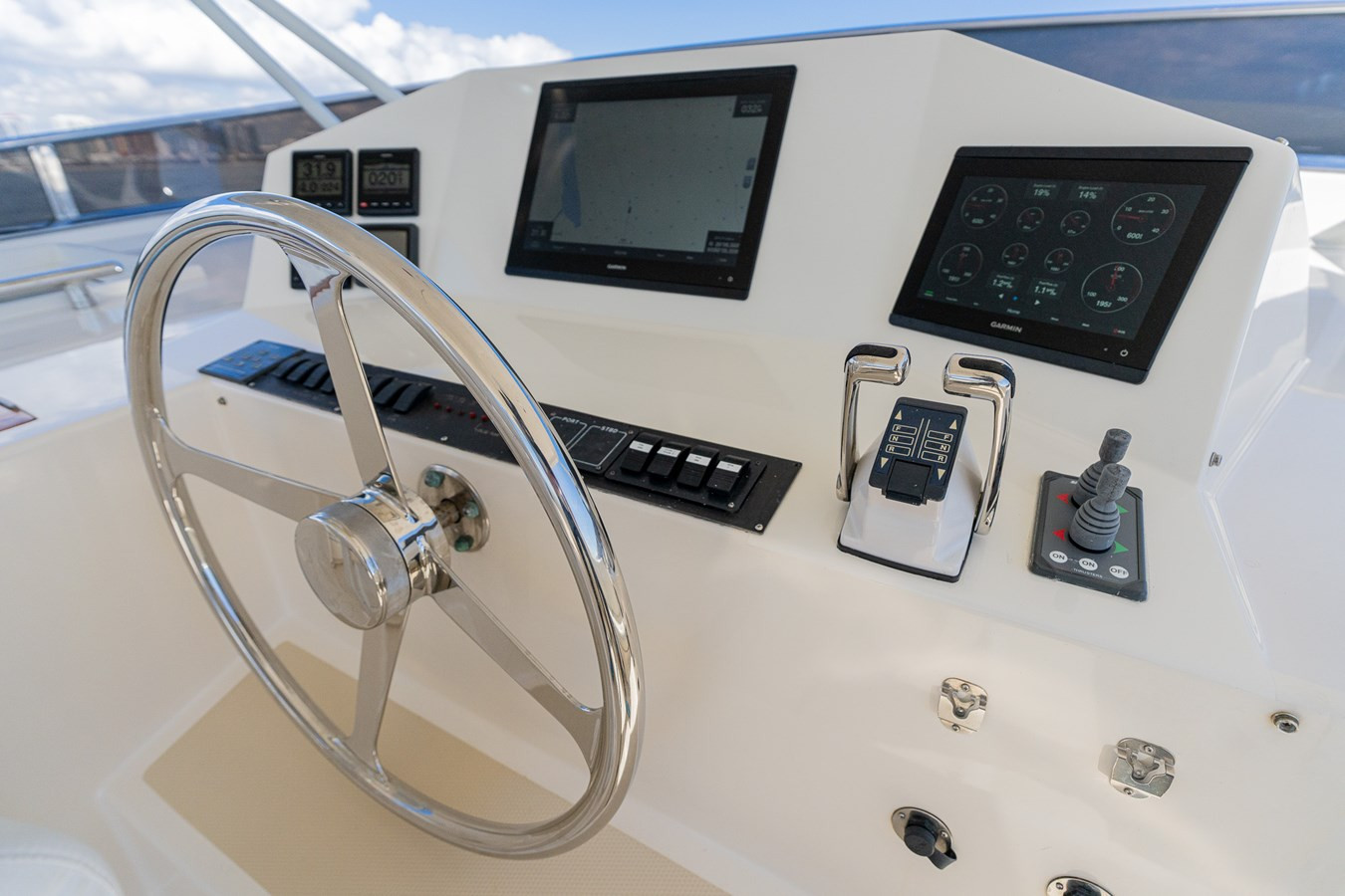 https://arconyachts.ams3.digitaloceanspaces.com/112858/conversions/large_4623345-optimize.jpg