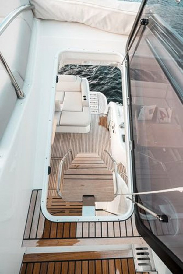https://arconyachts.ams3.digitaloceanspaces.com/112870/conversions/large_4692169-optimize.jpg