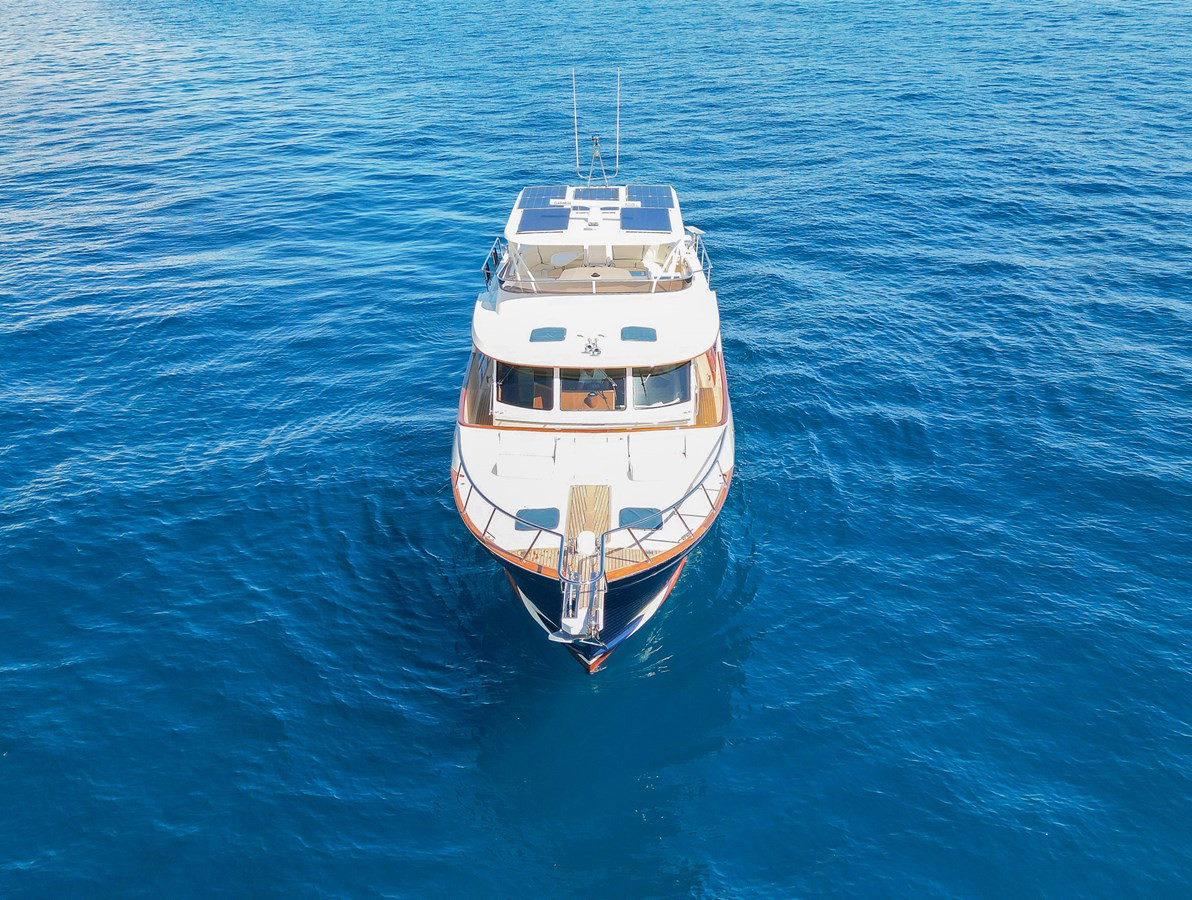 https://arconyachts.ams3.digitaloceanspaces.com/112875/conversions/large_4623395-optimize.jpg