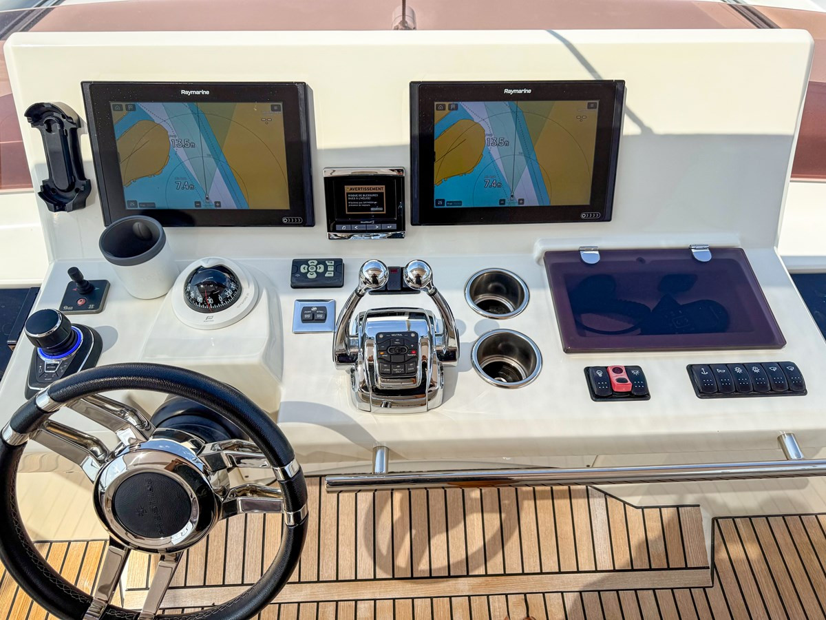 https://arconyachts.ams3.digitaloceanspaces.com/112893/conversions/large_4692166-optimize.jpg