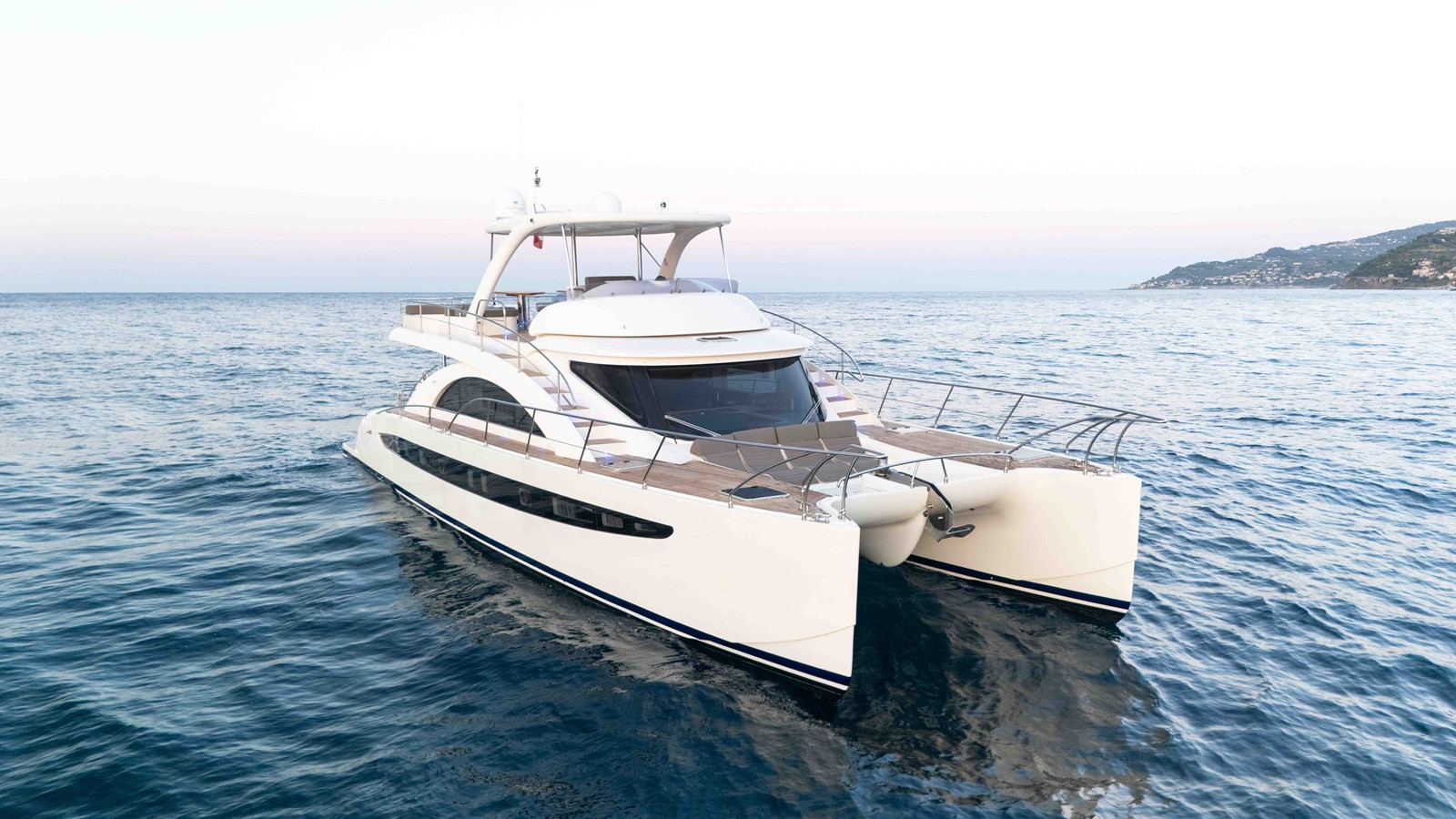 https://arconyachts.ams3.digitaloceanspaces.com/112899/conversions/large_4742951-optimize.jpg