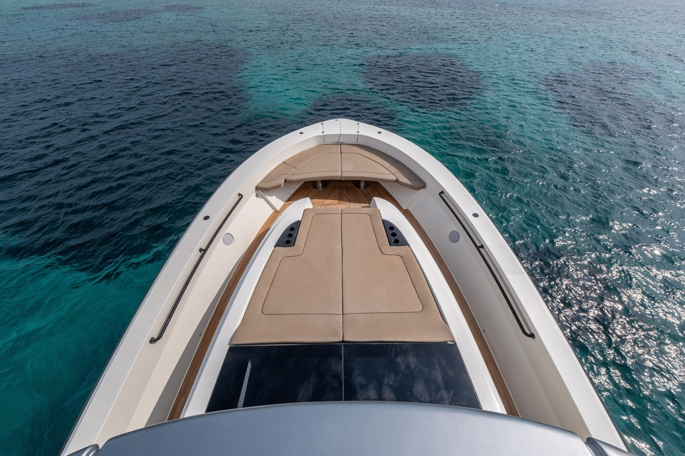 https://arconyachts.ams3.digitaloceanspaces.com/112912/conversions/large_4689553-optimize.jpg