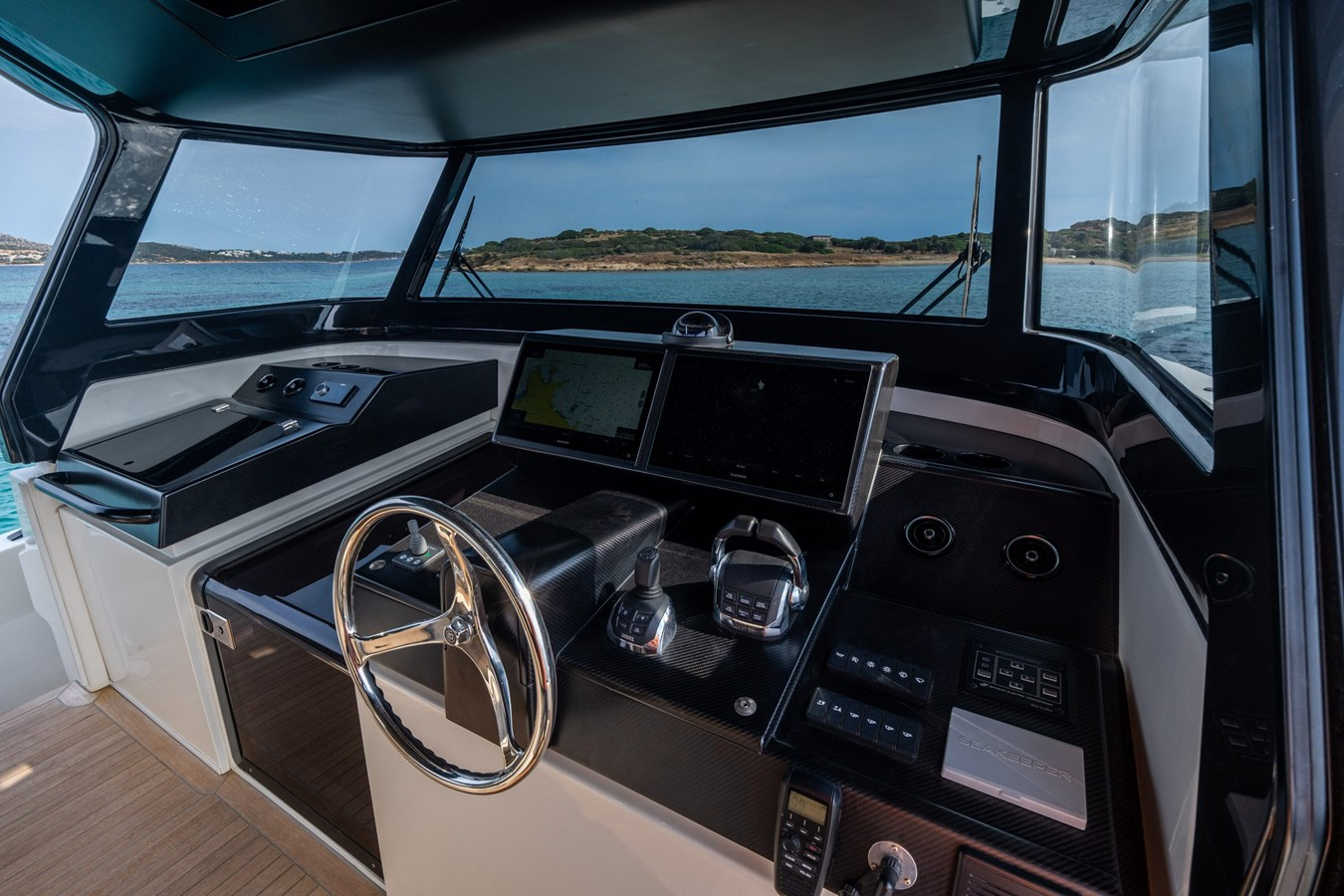 https://arconyachts.ams3.digitaloceanspaces.com/112927/conversions/large_4689558-optimize.jpg