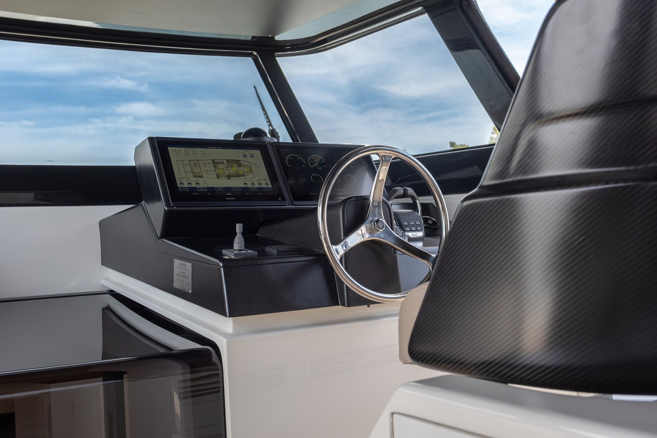 https://arconyachts.ams3.digitaloceanspaces.com/112942/conversions/large_4689563-optimize.jpg