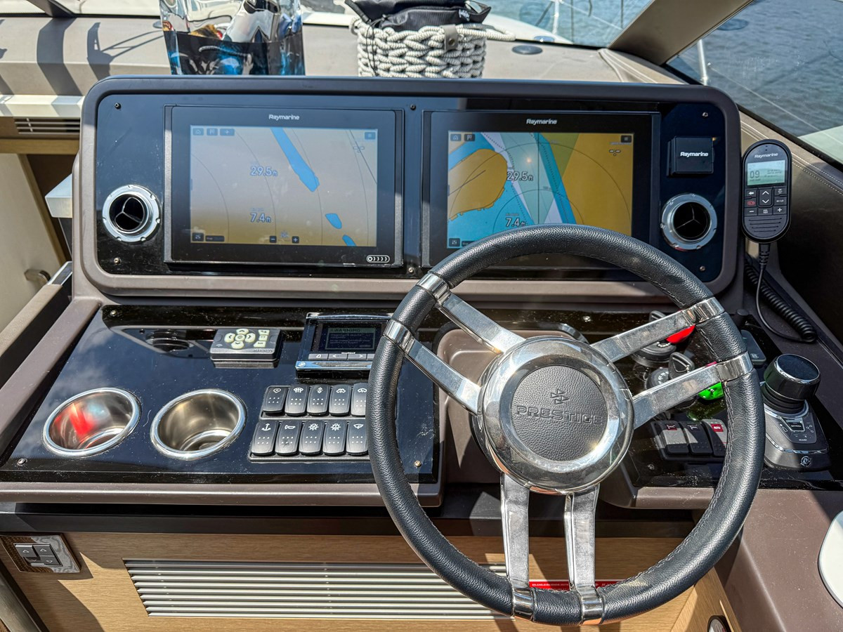 https://arconyachts.ams3.digitaloceanspaces.com/112943/conversions/large_4692199-optimize.jpg